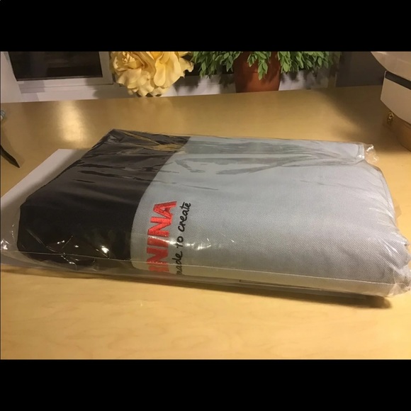 New Bernina Dust Cover 7/8 Series - Picture 2 of 3